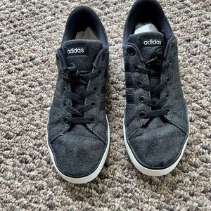 Big boys Adidas sneaker